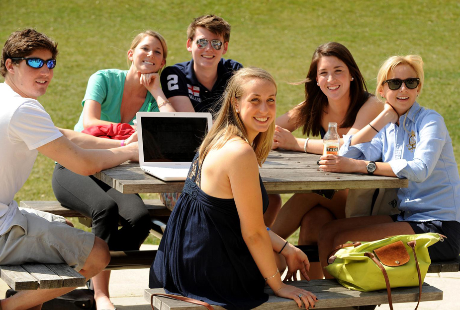 Amateur group outdoor students